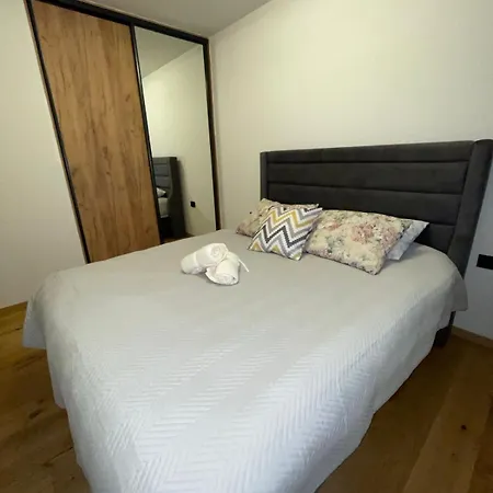 Yellow بيلاسنيكا