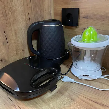 Yellow شقة بيلاسنيكا