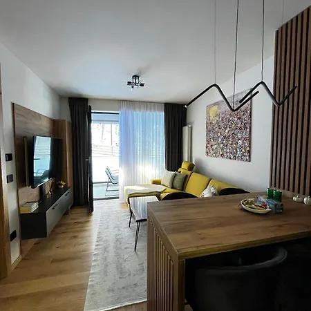 Apartman Yellow